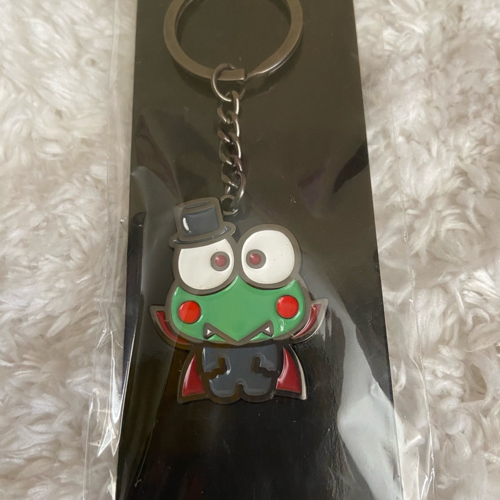 Hello Kitty
Keroppi Vampire Costume Collectible Halloween Keychain- NEW - Picture 2 of 3